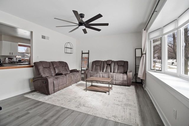 3060 E Stonefield DRIVE, Oak Creek, WI 53154