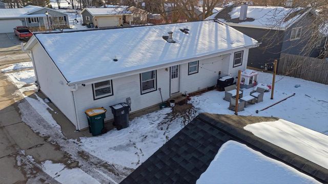 3060 E Stonefield DRIVE, Oak Creek, WI 53154