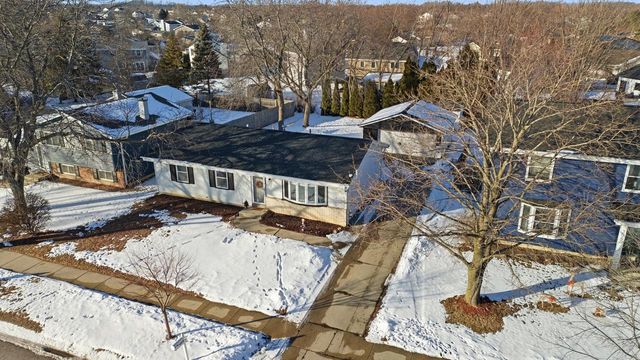 3060 E Stonefield DRIVE, Oak Creek, WI 53154