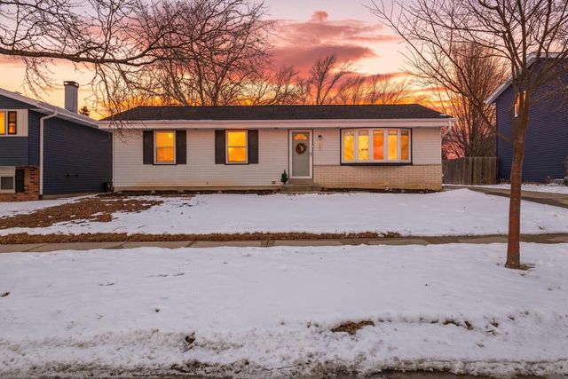 3060 E Stonefield DRIVE, Oak Creek, WI 53154