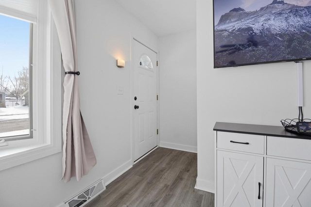 3060 E Stonefield DRIVE, Oak Creek, WI 53154