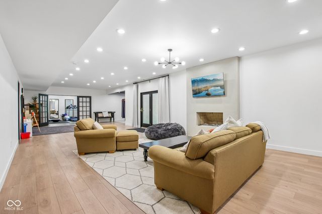 7655 Randue Court, Indianapolis, IN 46278