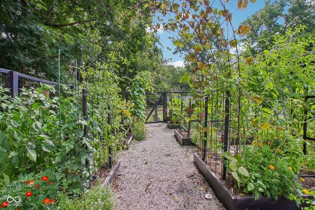 7655 Randue Court, Indianapolis, IN 46278