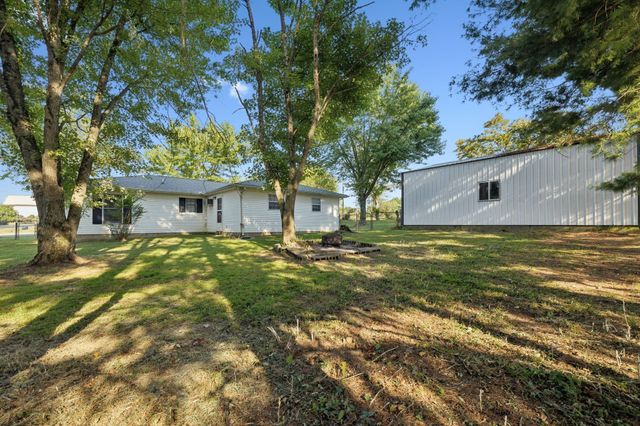 4901 Highway 52, W, Lafayette, TN 37083