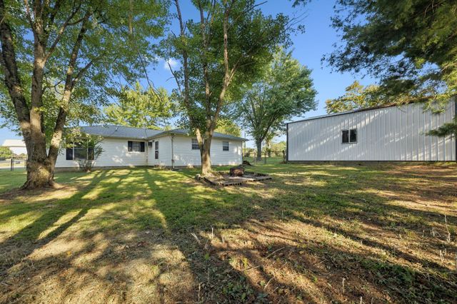 4901 Highway 52, W, Lafayette, TN 37083