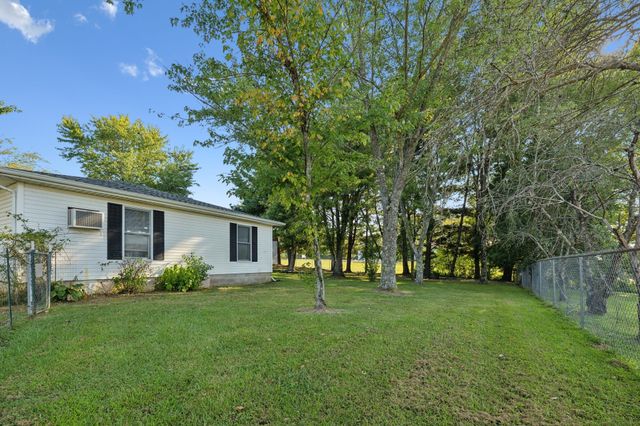 4901 Highway 52, W, Lafayette, TN 37083