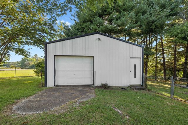 4901 Highway 52, W, Lafayette, TN 37083