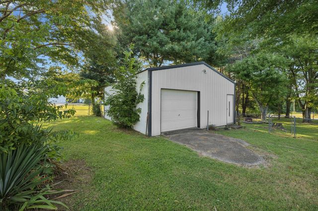 4901 Highway 52, W, Lafayette, TN 37083