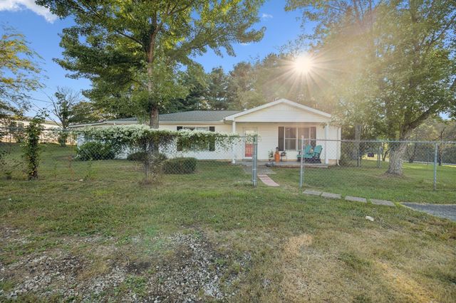 4901 Highway 52, W, Lafayette, TN 37083