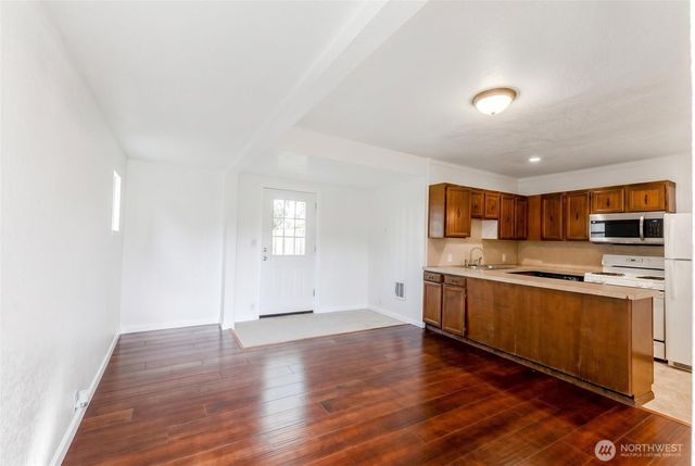 1102 N Sheridan Avenue, Tacoma, WA 98403