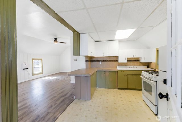 1102 N Sheridan Avenue, Tacoma, WA 98403