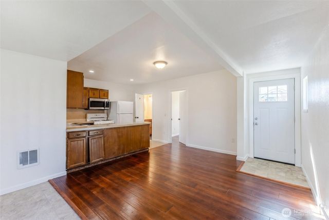 1102 N Sheridan Avenue, Tacoma, WA 98403