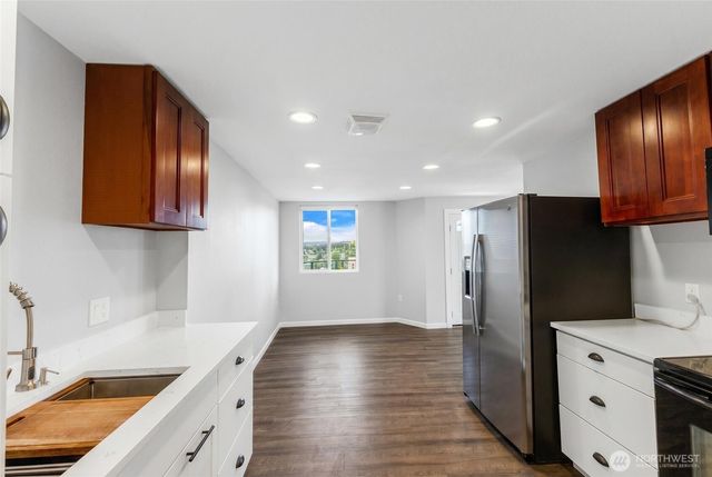 1102 N Sheridan Avenue, Tacoma, WA 98403