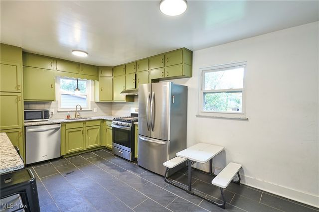 635 N Hawkins Avenue, Akron, OH 44313