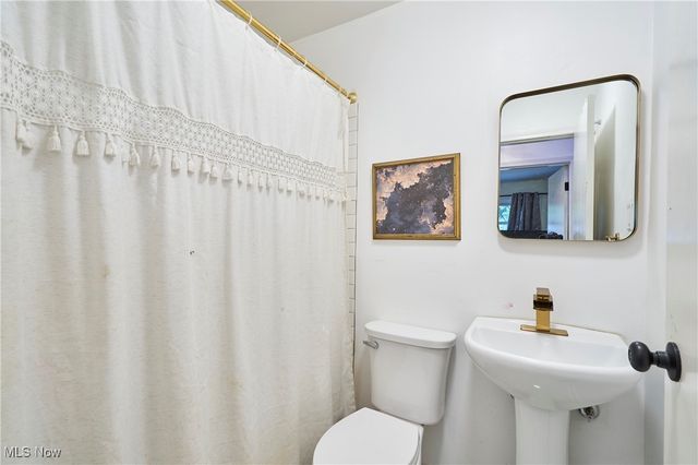 635 N Hawkins Avenue, Akron, OH 44313