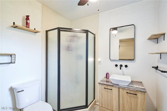 635 N Hawkins Avenue, Akron, OH 44313