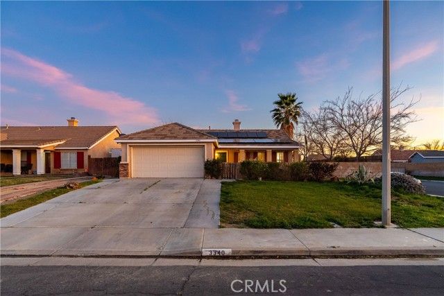 3340 Brabham Avenue, Rosamond, CA 93560