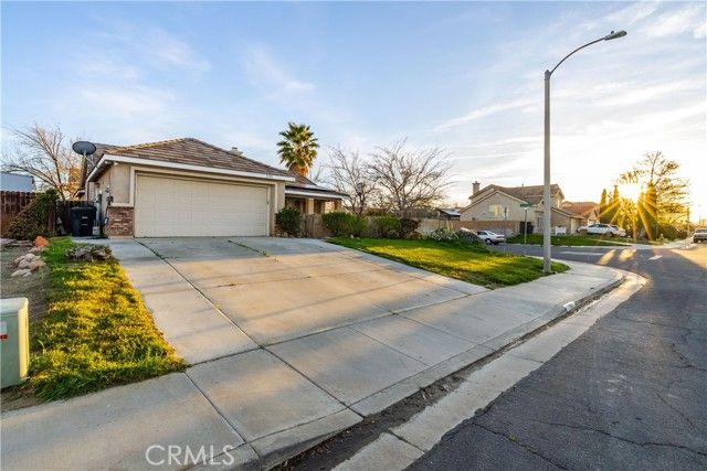 3340 Brabham Avenue, Rosamond, CA 93560