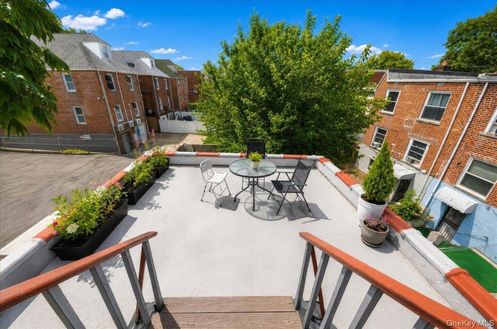 1432 Gun Hill Rd E, Bronx, NY 10469 — photo 2