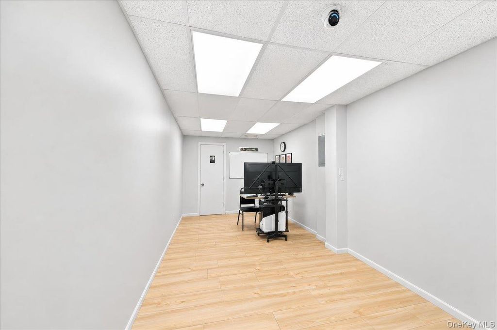 1432 Gun Hill Rd E, Bronx, NY 10469 — photo 5