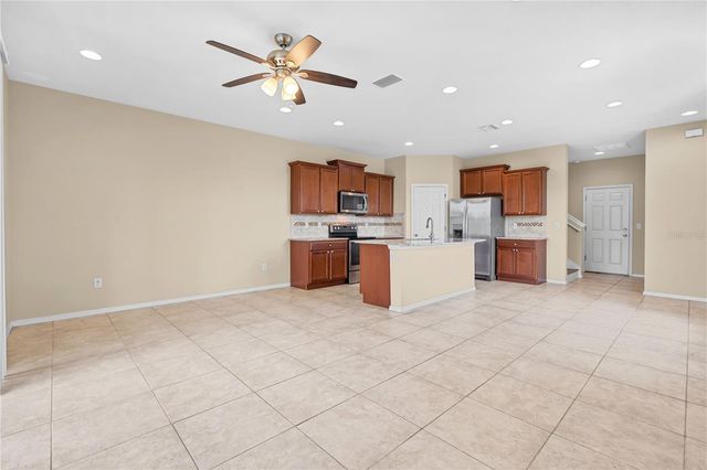 8961 TURNSTONE HAVEN PLACE, Tampa, FL 33619