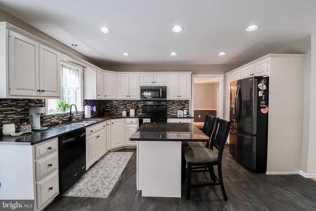 115 ANGELA LN, York, PA 17402