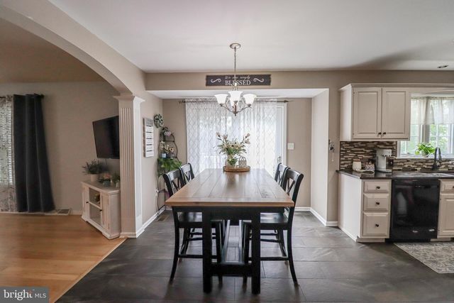 115 ANGELA LN, York, PA 17402