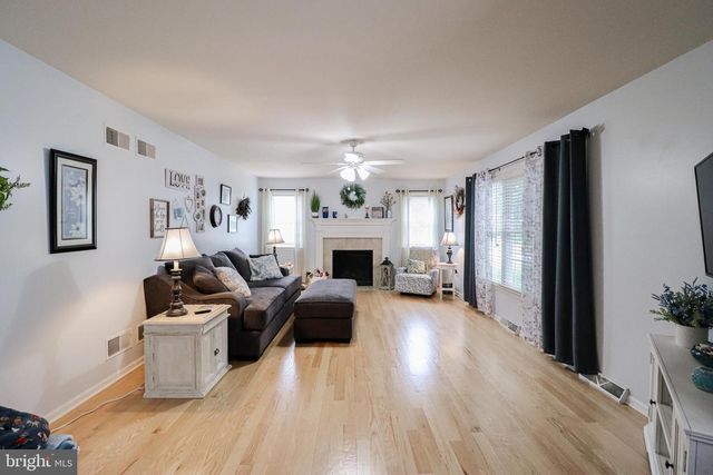 115 ANGELA LN, York, PA 17402