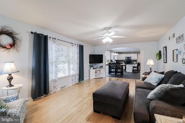 115 ANGELA LN, York, PA 17402