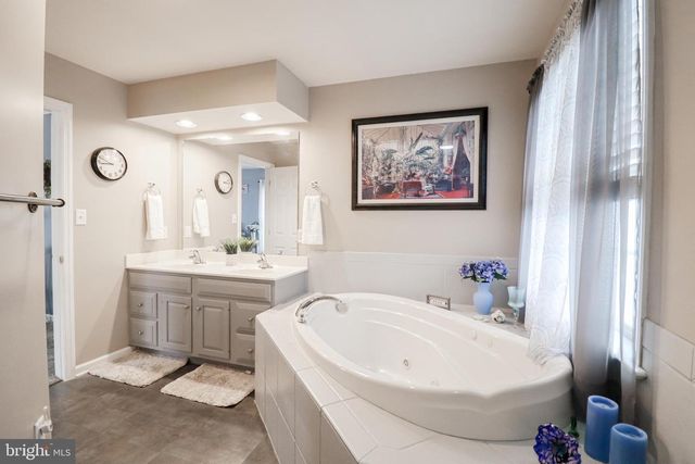 115 ANGELA LN, York, PA 17402