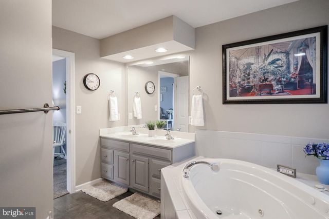 115 ANGELA LN, York, PA 17402