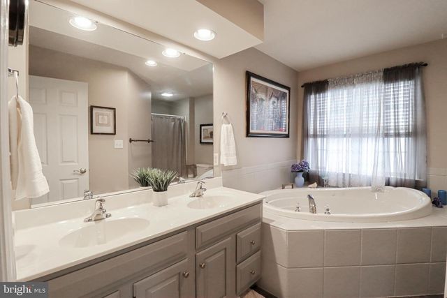 115 ANGELA LN, York, PA 17402