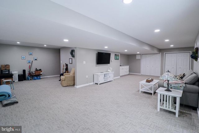 115 ANGELA LN, York, PA 17402