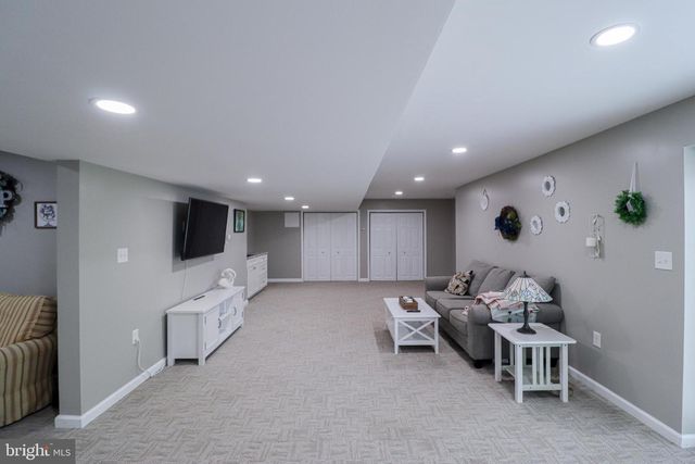 115 ANGELA LN, York, PA 17402