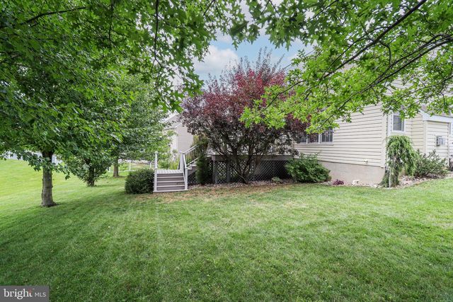 115 ANGELA LN, York, PA 17402
