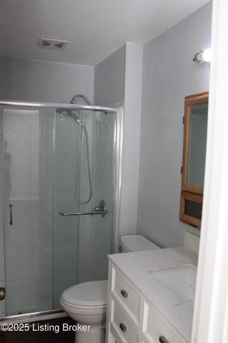 9203 Windsor Park Dr, Louisville, KY 40272