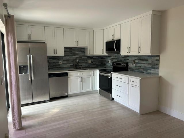 2802 SW 12th Street, Deerfield Beach, FL 33442