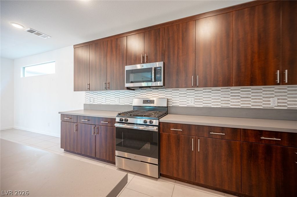 524 Grand Cascade Place, North Las Vegas, NV 89084 — photo 4
