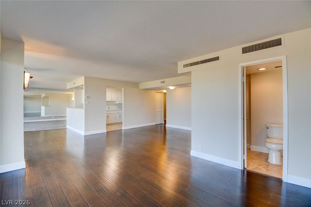 3111 Bel Air Drive 8E, Las Vegas, NV 89109