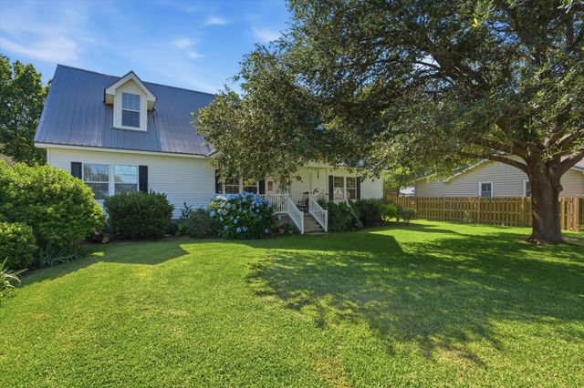 116 Sparrow Street, Bonneau, SC 29431