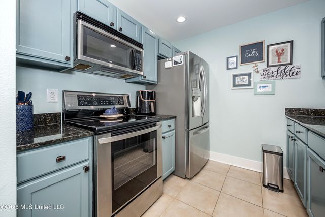 2421 Beachview Drive, H08, Ocean Springs, MS 39564