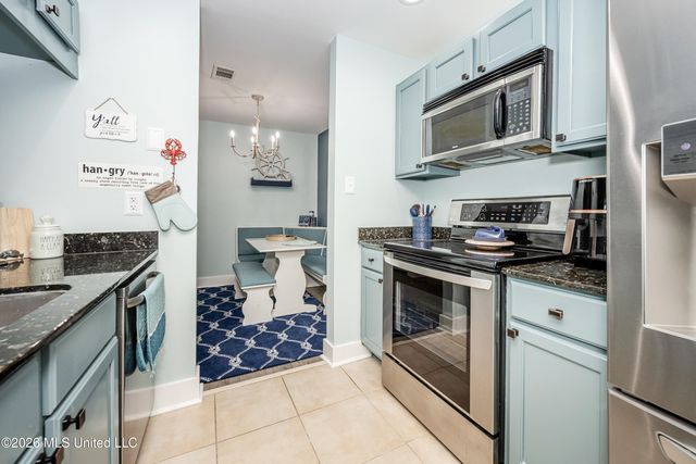 2421 Beachview Drive, H08, Ocean Springs, MS 39564