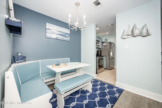 2421 Beachview Drive, H08, Ocean Springs, MS 39564