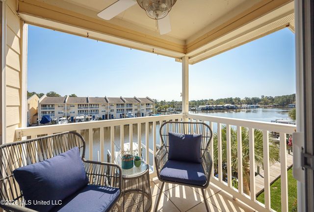 2421 Beachview Drive, H08, Ocean Springs, MS 39564