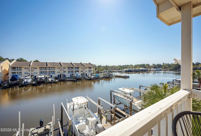 2421 Beachview Drive, H08, Ocean Springs, MS 39564