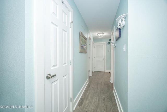 2421 Beachview Drive, H08, Ocean Springs, MS 39564