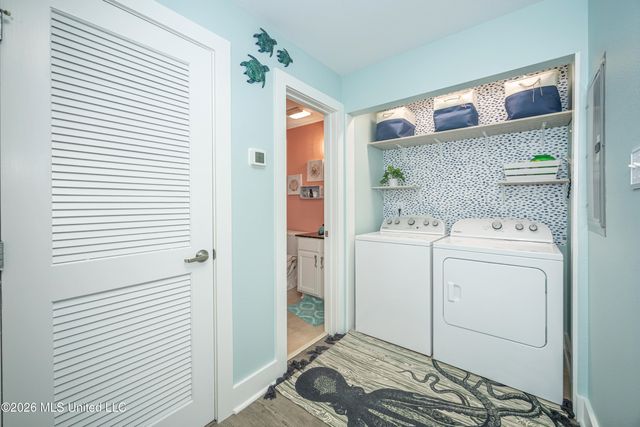 2421 Beachview Drive, H08, Ocean Springs, MS 39564