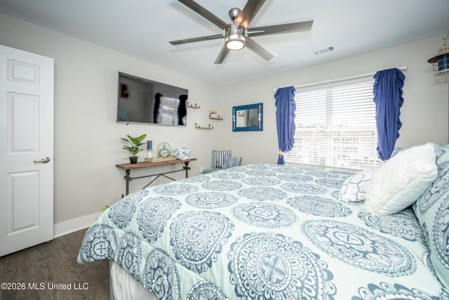 2421 Beachview Drive, H08, Ocean Springs, MS 39564