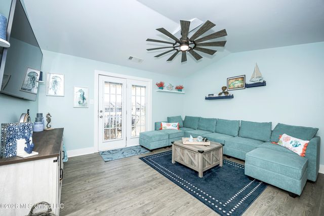 2421 Beachview Drive, H08, Ocean Springs, MS 39564