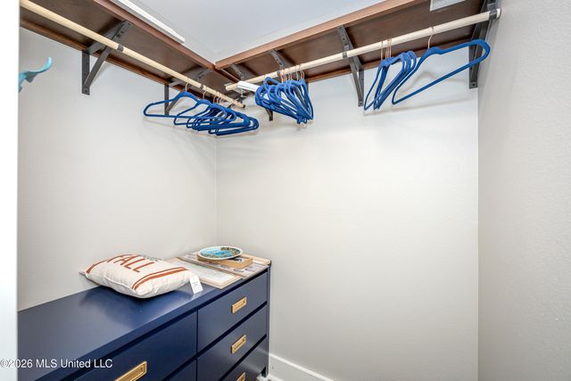 2421 Beachview Drive, H08, Ocean Springs, MS 39564